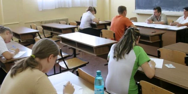 examen elevi jpeg