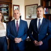 Andrea Bujdosó, lidera fracțiunii parlamentare TISZA, András Baka si Peter Magyar foto facebook peter magyar png
