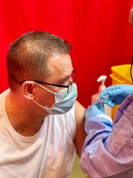 Marius Dulce s-a vaccinat anti-COVID şi îi îndeamnă pe oameni să facă acelaşi lucru FOTO Facebook/Marius Dulce