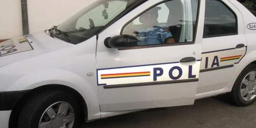 Poliţiştii au făcut cercetări