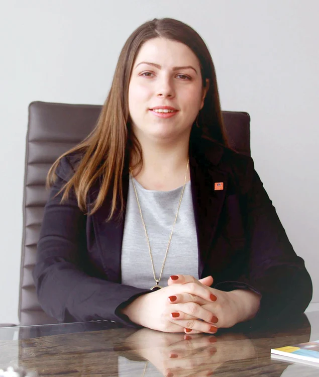 Diana Păşcuţ, director  de marketing al unei  agenţii de turism