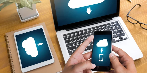 Backup pe PC smartphone si tableta FOTO Shutterstock jpg