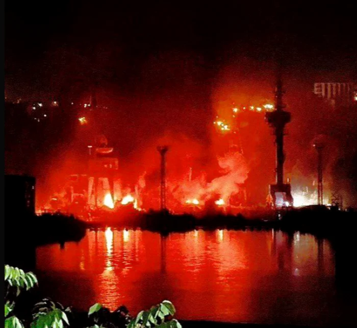 Ucrainenii au lovit cu succes un șantier naval al flotei ruse a Mării Negre FOTO Captură Twitter