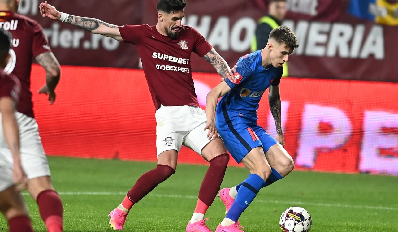 Alexandru Albu (stânga) o face pe Rapid să spere (FOTO: Sportpictures)