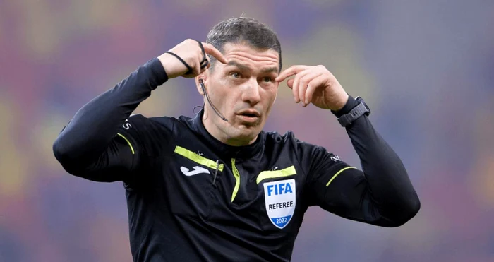 Istvan Kovacs, certat de specialiștii în arbitraj . Foto EPA EFE