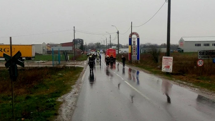 Operațiunea se va desfășura după ce se va realiza transvazarea lichidului GPL din cisterna răsturnată într-o alta cisternă