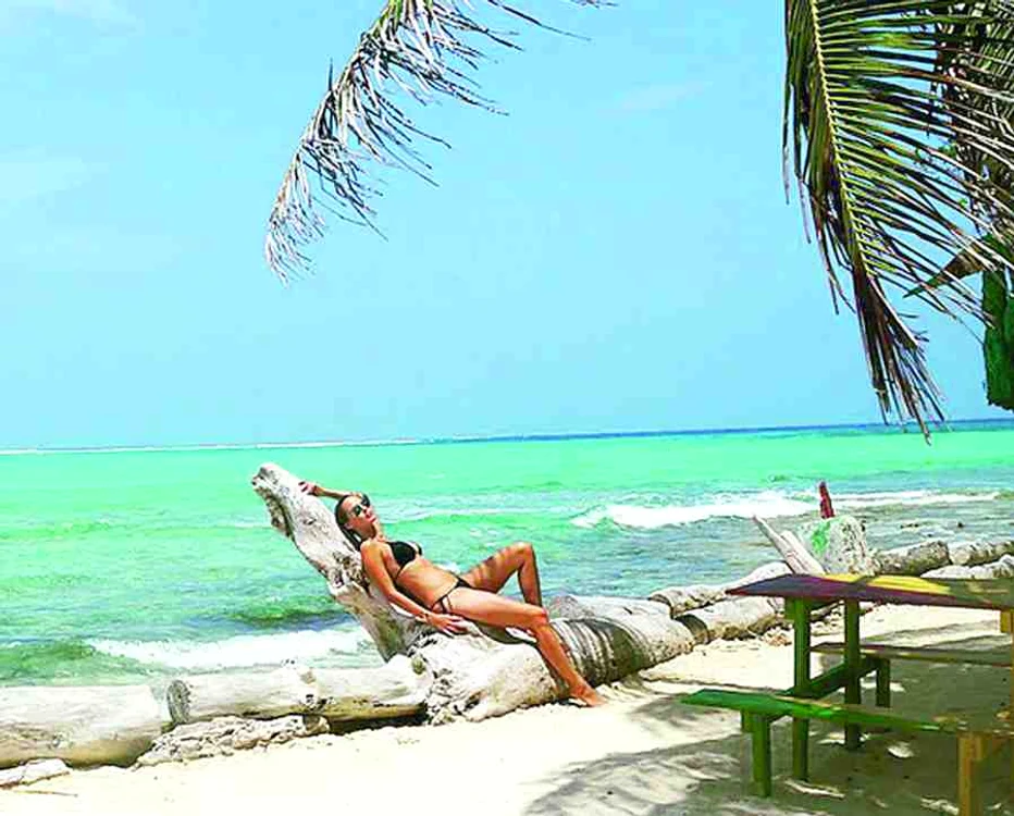 Andreea Raicu s-a relaxat sub soarele tropical al Americii de Sud
