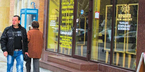 Printre cele mai întâlnite bijuterii în casele de amanet se numără inelele şi verghetele.