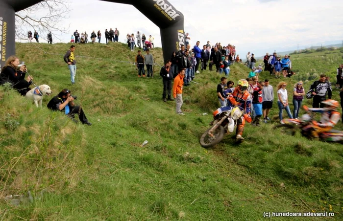 Enduro în Ţinutul Pădurenilor. FOTO: Daniel Guţă. ADEVĂRUL.