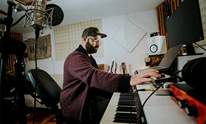 2 Vizi Studio copy jpg