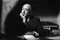 Eugen Ionescu stând la birou   portret alb negru GettyImages jpg