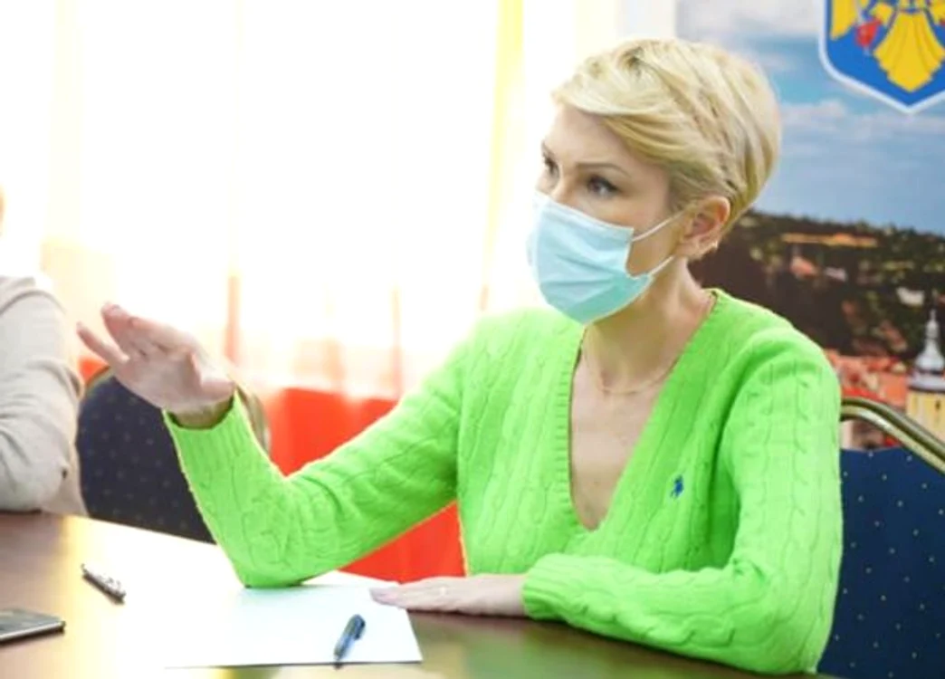 
    Raluca Turcan spune că pensia nu va mai putea fi cumulată cu salariul de la statfoto: Facebook  