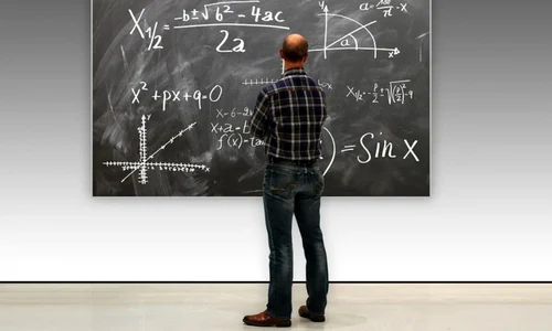 profesor matematica FOTO Pixabay