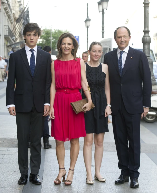 Umberto și Sofia, alături de Konstantin al Bulgariei și Maria García de la Rasilla. Getty Images