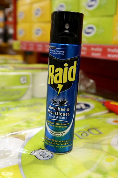 Raid spray muşte şi ţânţari- 9-10 lei