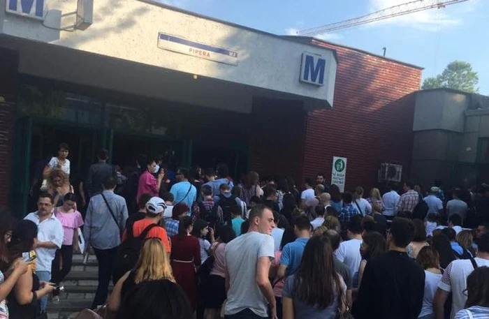 Staţia de metrou Pipera este luată cu asalt de călători FOTO Dana Butnaru