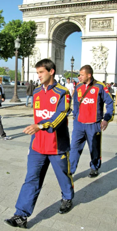 Chivu şi Lobonţ s-au plimbat ieri pe Champs Elysées