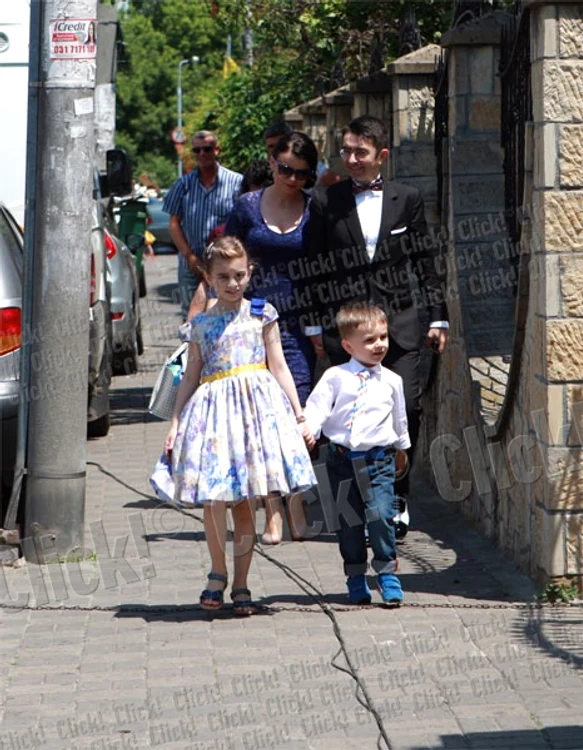 Mihai Găinuşă şi soţia sa Ioana au venit impreună cu cei doi copii ai lor