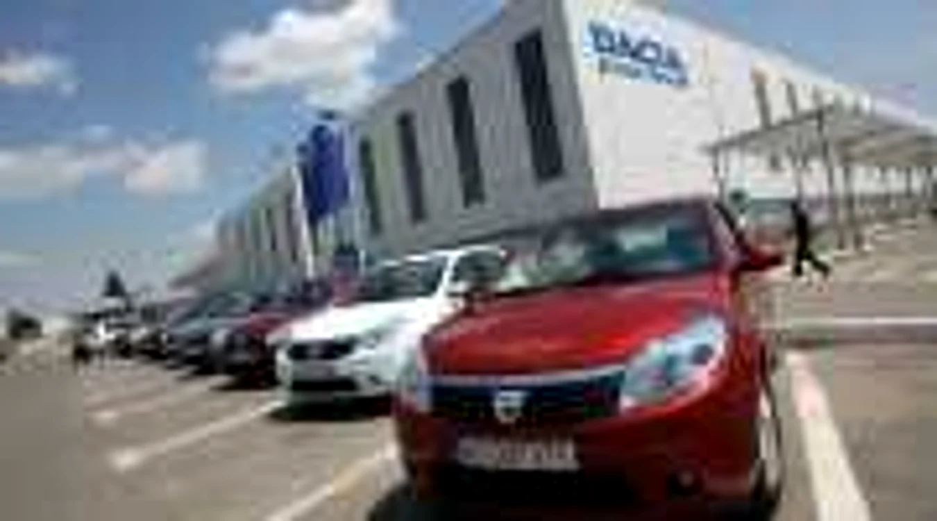 Dacia oferă locuri de muncă în Argeş şi Bucureşti, pentru cei cu studii superioare de specialitate