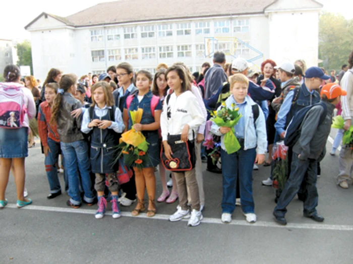 Hunedoara: Primul careu pentru boboci (Galerie foto)