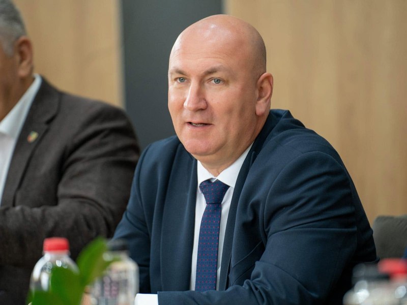 Primarul care refuză să reducă iluminatul public din cauza crizei energetice: „Nu îmi permit să fac rabat la siguranța cetățeanului”