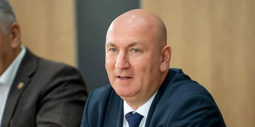 primarul bistritei foto facebook gabriel lazany png