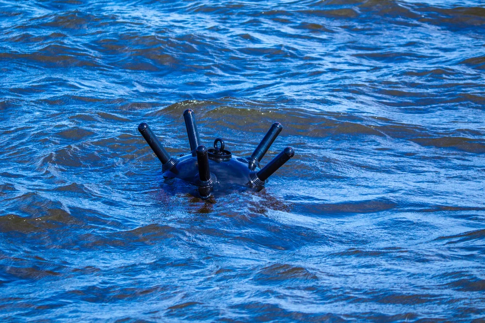 Mină marină descoperită pe plaja din dreptul poligonului Midia. Zona a fost securizată