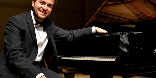 Concerte de pian în beznă FOTO FIlarmonica Braşov