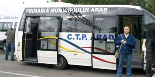 Microbuzele vor rezolva problemele de transport ale arădenilor din cartiere