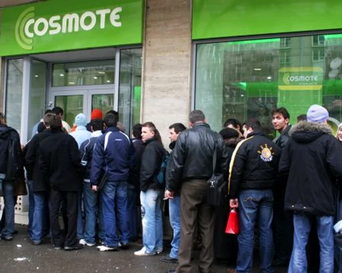 Cozile în faţă magazinelor de telefonie pentru oferte sunt imagini pe care nu le mai vedem acum