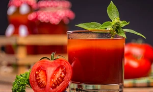 suc de rosii istock jpg