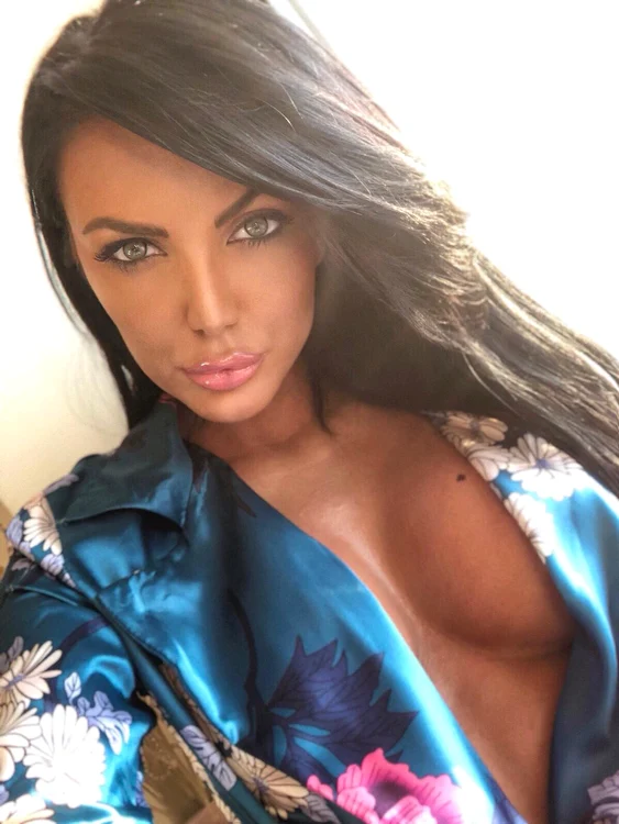 Raluca Silea pozează provocator pe reţelele de socializare Foto: arhivă personală