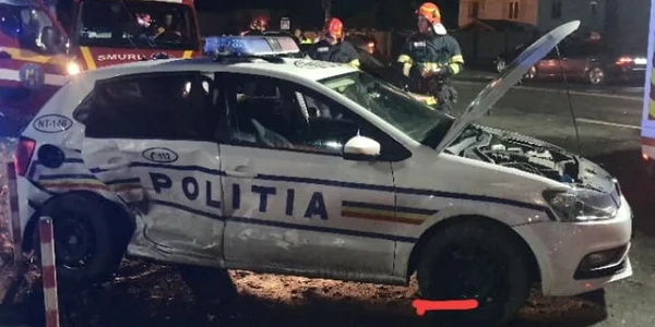 Polistii au ramas incarcerati FOTO facebook Neamt 24 jpg