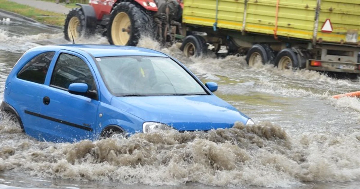 Cel mai inundată a fost zona Billa si strada Voinicilor FOTO arq.ro