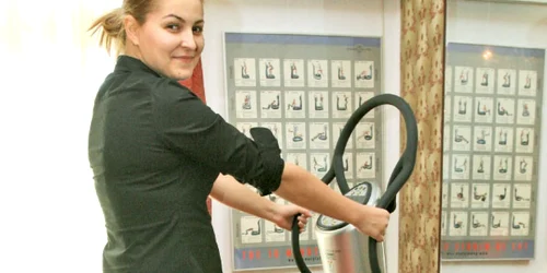 În această poziţie, sunt activate toate grupele musculare p