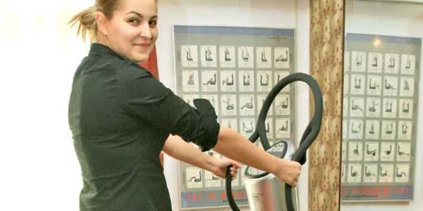 În această poziţie,  sunt activate toate  grupele musculare  p