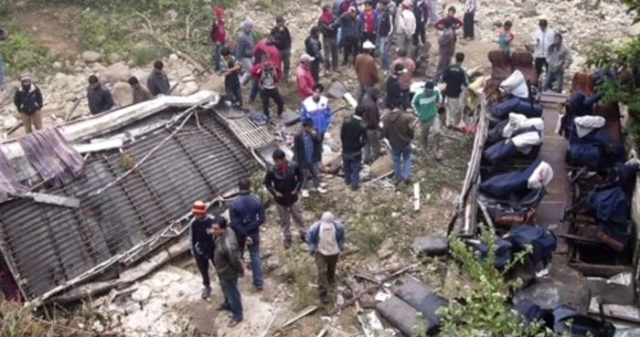 33 de morți și 35 de răniți în accidentul din NepalFoto: Twitter