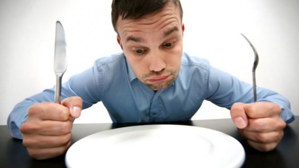 Cum influențează foamea luarea deciziilor legate de alimentație