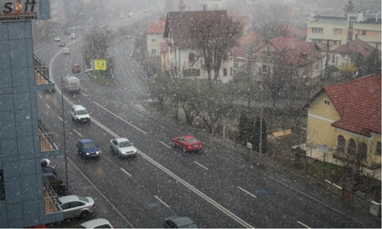 
    În acest weekend, în zonele montane vor cădea precipitații sub formă de lapoviță, iar pe crestele montate, chiar ninsoarefoto: Click!  