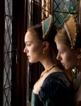 Natalie Portman (Anne Boleyn) și Scarlett Johansson (Mary Boleyn), profimedia 0136732885 jpg