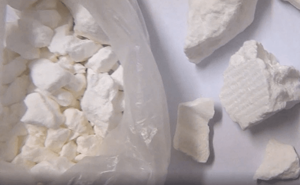 Un român și un italian, arestați după ce au vândut cocaină în București și în Caracal