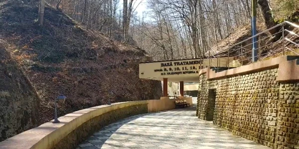 Grupul central de izvoare minerale terapeutice de la Băile Olăneşti - Vâlcea Foto Adevărul