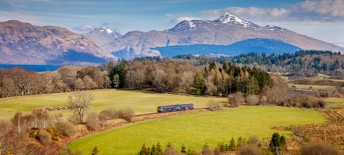 Prin sălbăticia Scoției FOTO scenicrailbritain.com