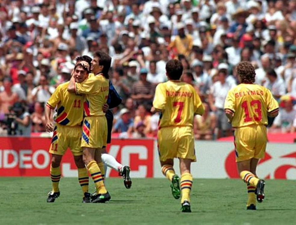 
    Ilie Dumitrescu a marcat două goluri în victoria istorică obținută în fața Argentinei la CM 1994Foto: Guliver/ GettyImages  