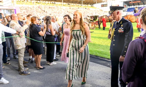 Prințesa Amalia în rochie cu dungi, Profimedia (3) jpg