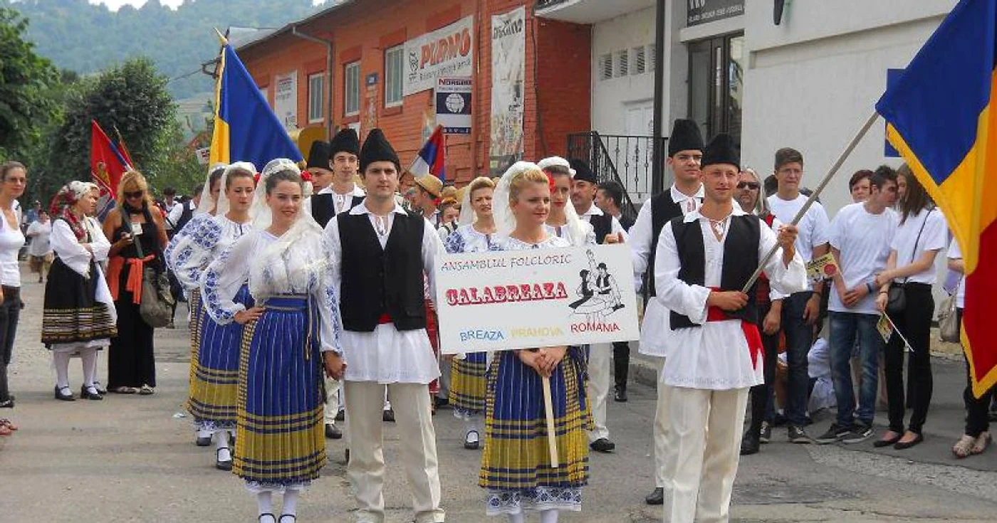 Calabreaza denumeşte atât un dans, o melodie, un ansamblu folcloric, cât şi un festival. FOTO Facebook /Ansamblul Calabreaza