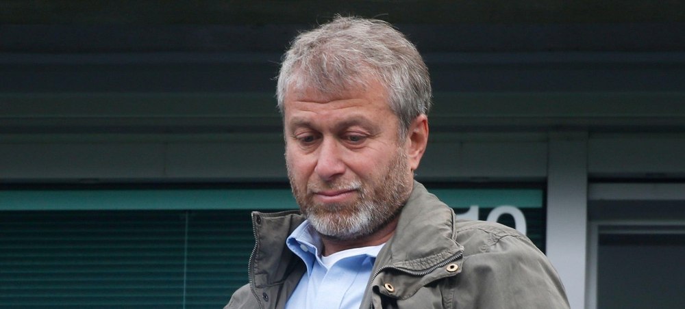 Banii cu care Abramovici l-a plătit pe Mutu miros a evaziune fiscală. Fiscul britanic îl anchetează pe oligarhul rus