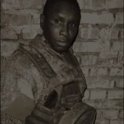 mercenar african cu o mina antitanc atasata de corp umilit de ruși FOTO Captura jpg