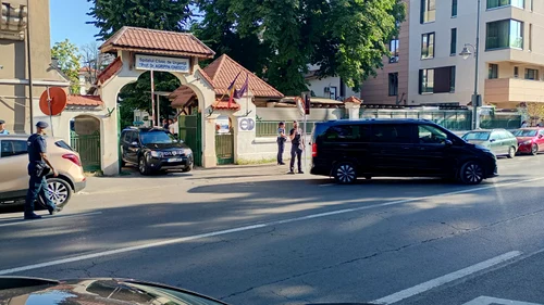 Trupul neînsuflețit al lui Ion Iliescu a plecat de la spital.