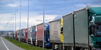 Camioane la granita dintre Polonia si Ucraina FOTO EPA EFE jpg